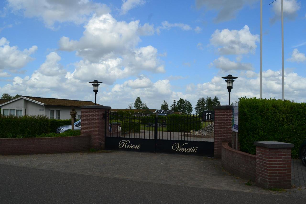 Giet Oan Gelegen Op Resort Venetie Giethoorn Exterior photo