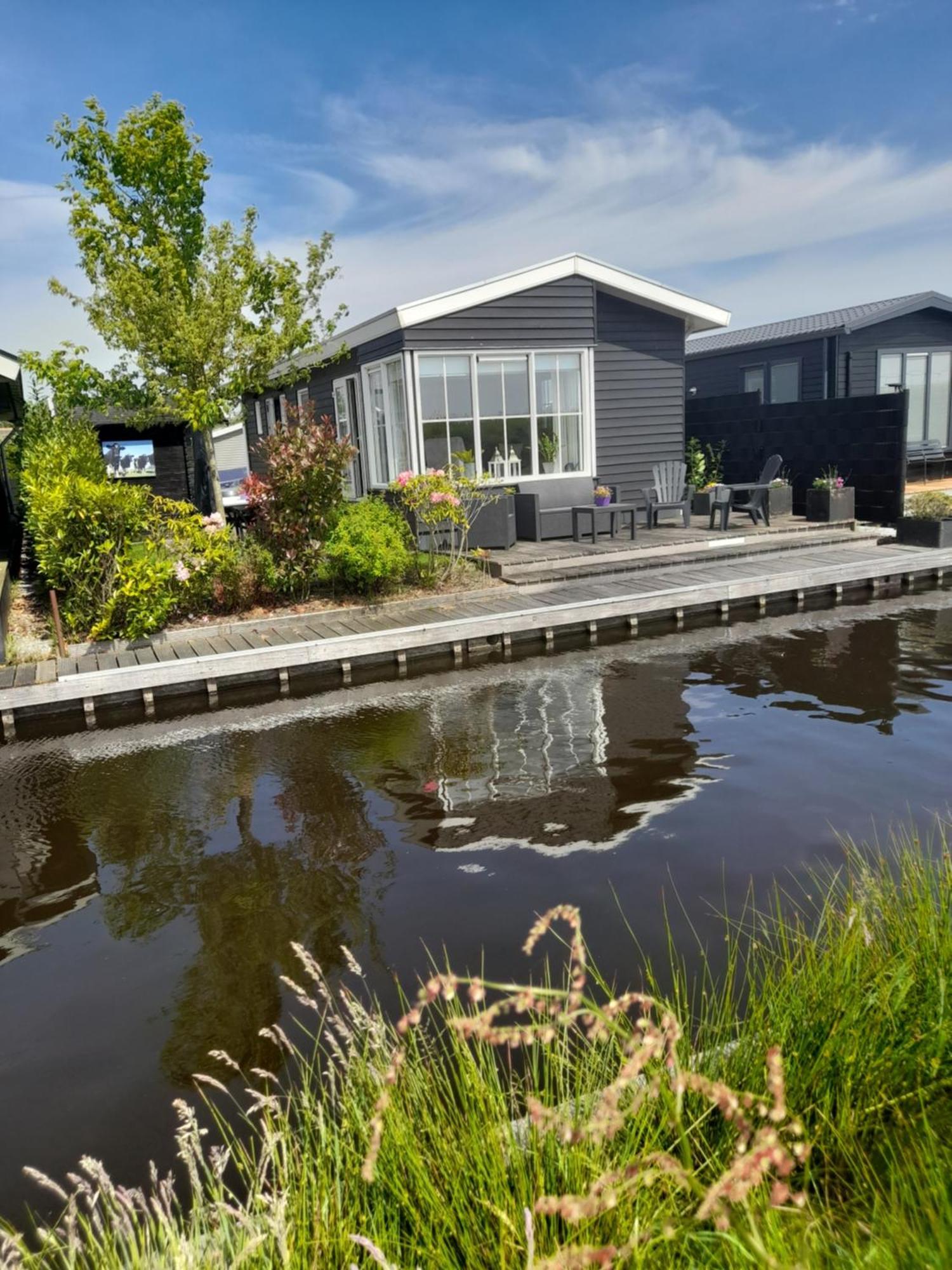 Giet Oan Gelegen Op Resort Venetie Giethoorn Exterior photo